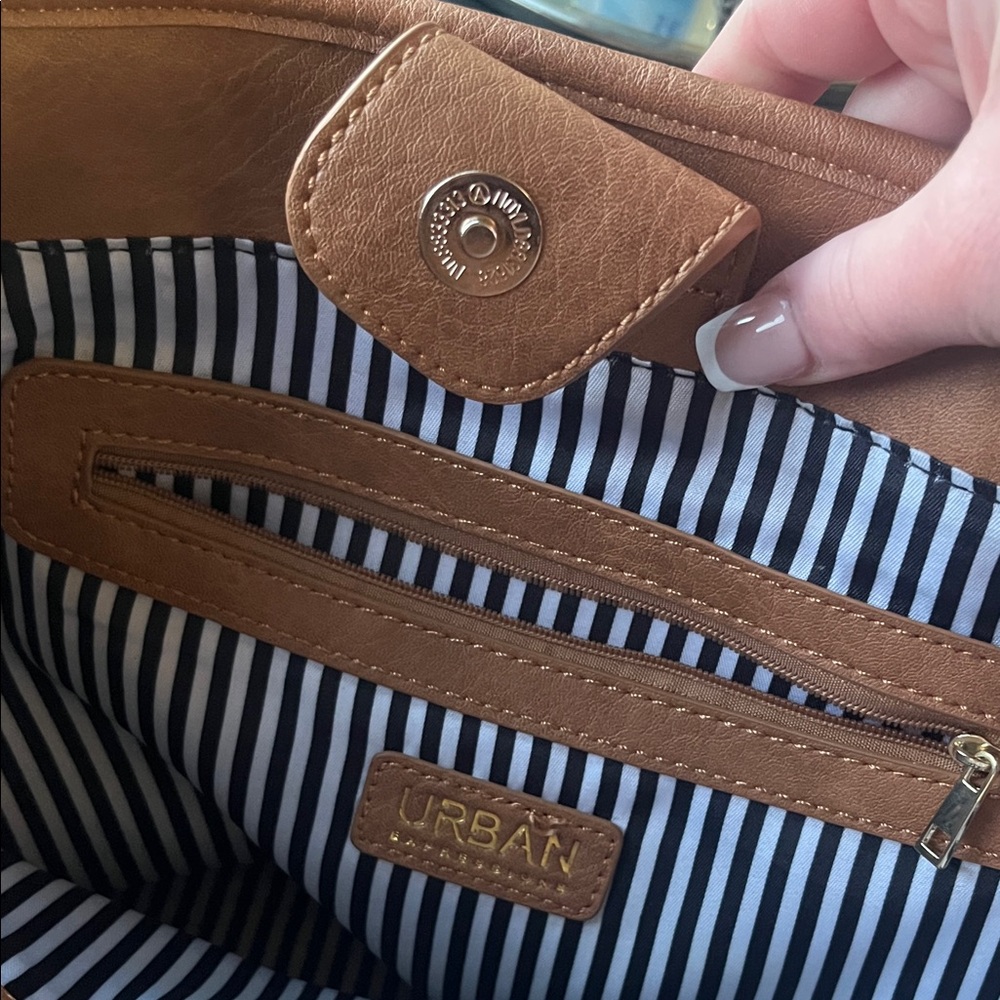 Urban Expressions Tan Tote Bag - Picture 5 of 8